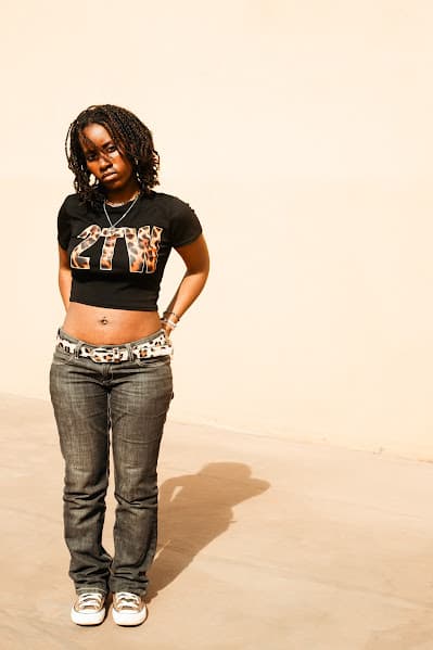 2TW baby tee — street